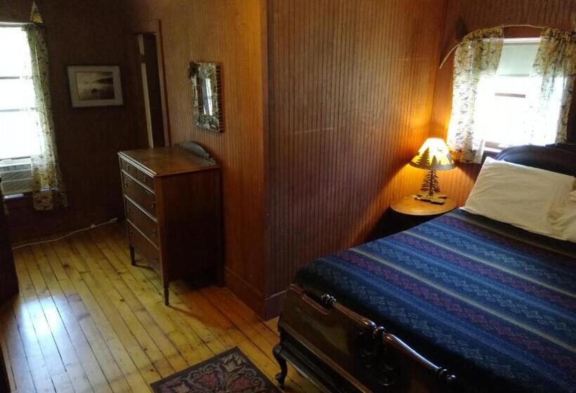 בית מלון כפרי The Woods Inn