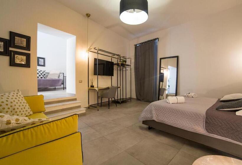 تختخواب و صبحانه Plebiscitum 2.0