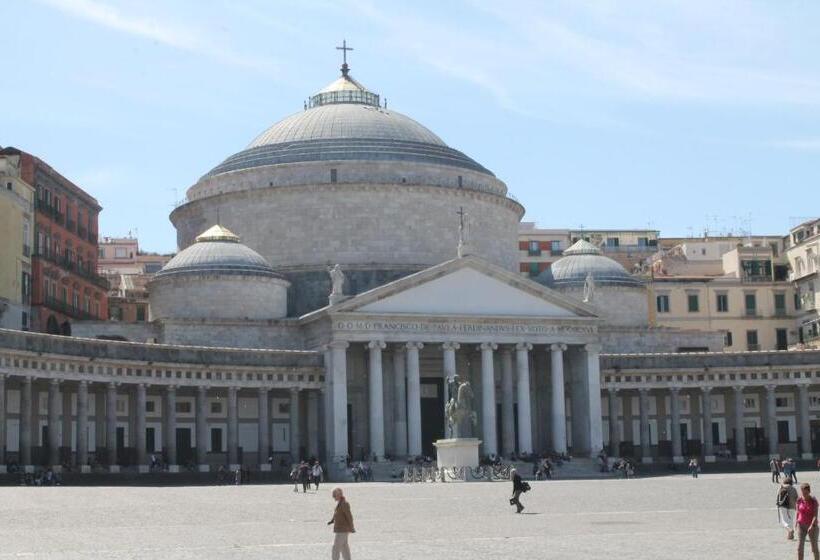 تختخواب و صبحانه Plebiscitum 2.0