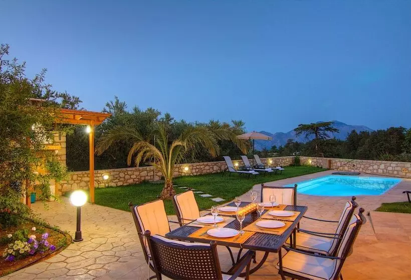 Green Paradise Villa