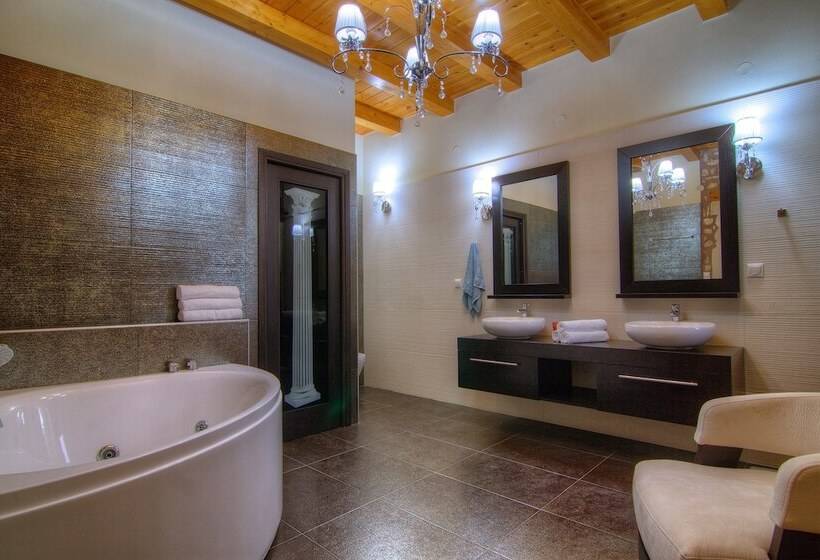 Green Paradise Villa