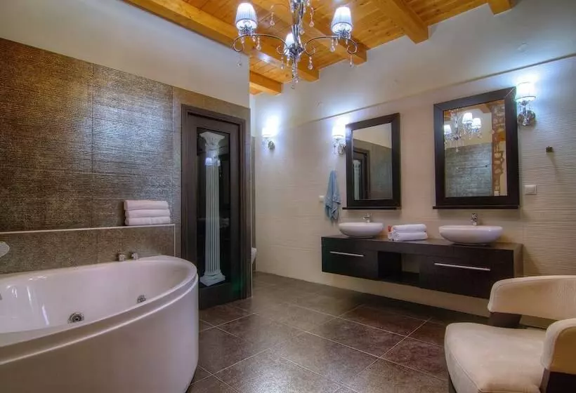 Green Paradise Villa