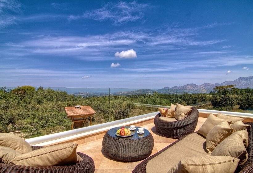 Green Paradise Villa