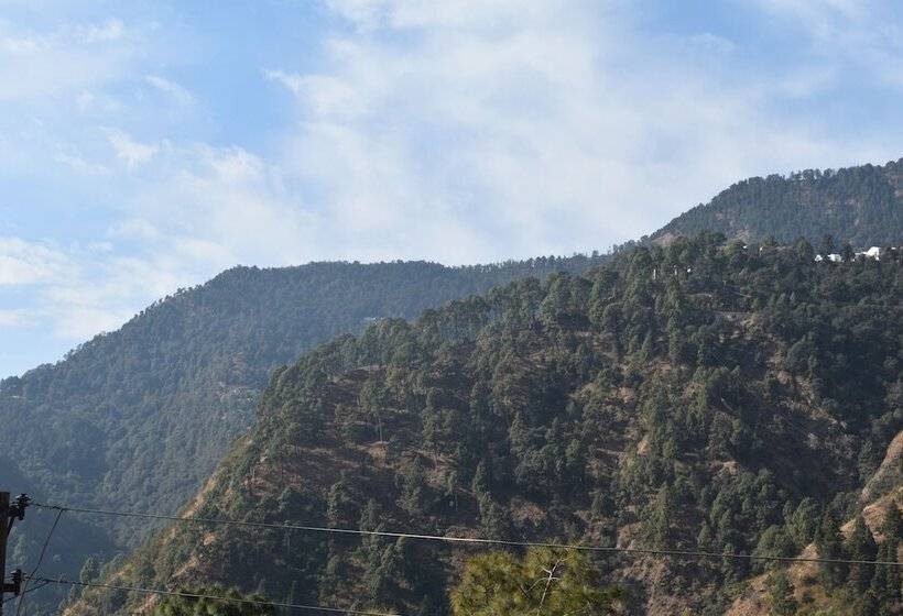 هتل Divy Himalayan Retreat
