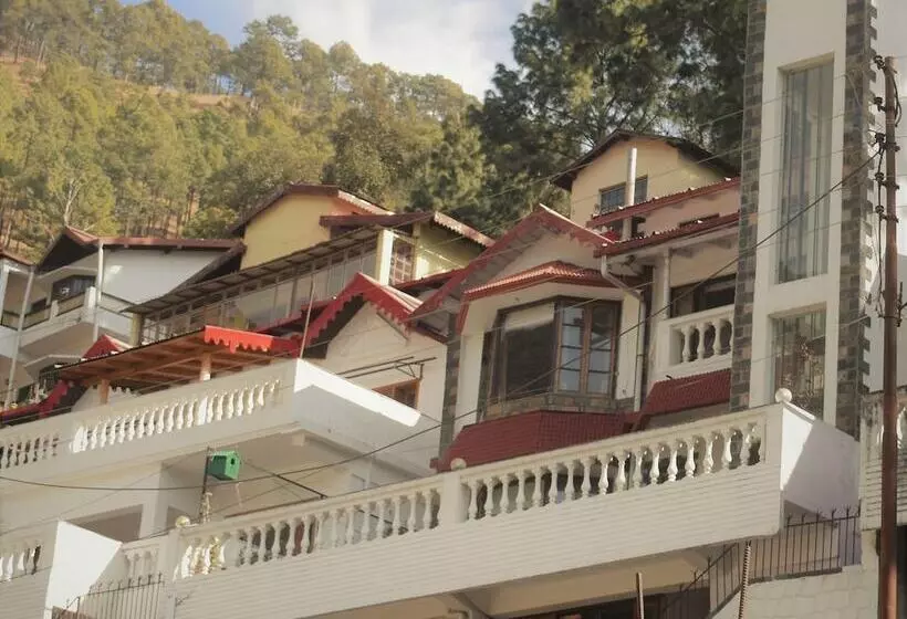 ホテル Divy Himalayan Retreat