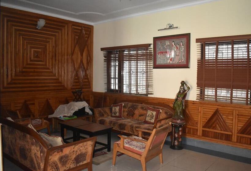 هتل Divy Himalayan Retreat