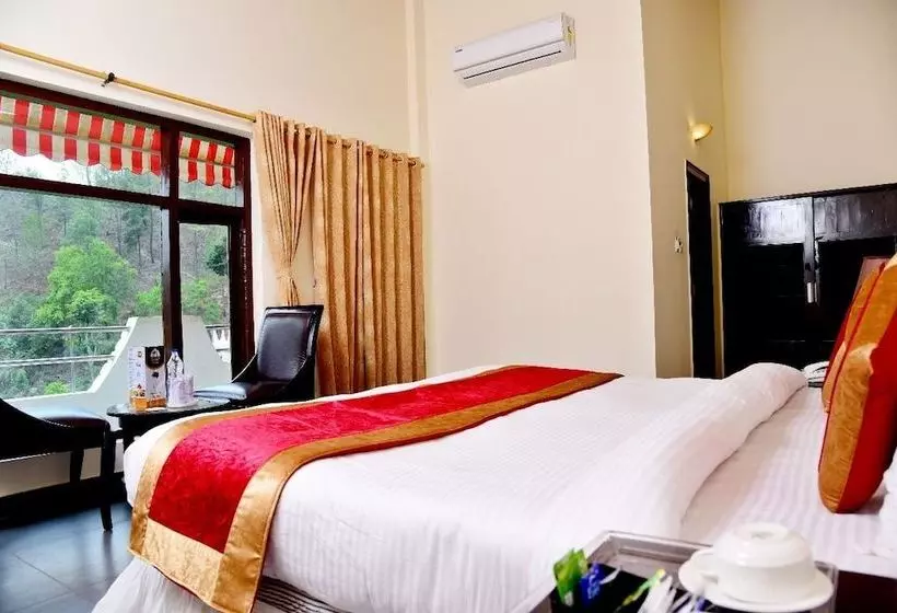 Hotel Savara Kumkum Inn