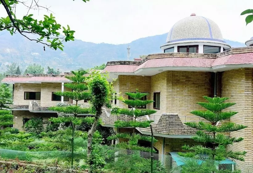 Hotel Savara Kumkum Inn