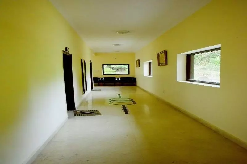 Hotel Savara Kumkum Inn