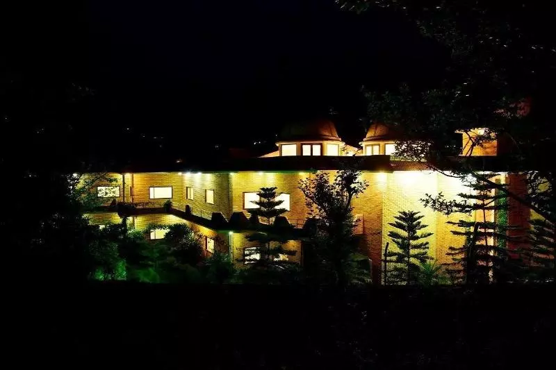 Hotel Savara Kumkum Inn