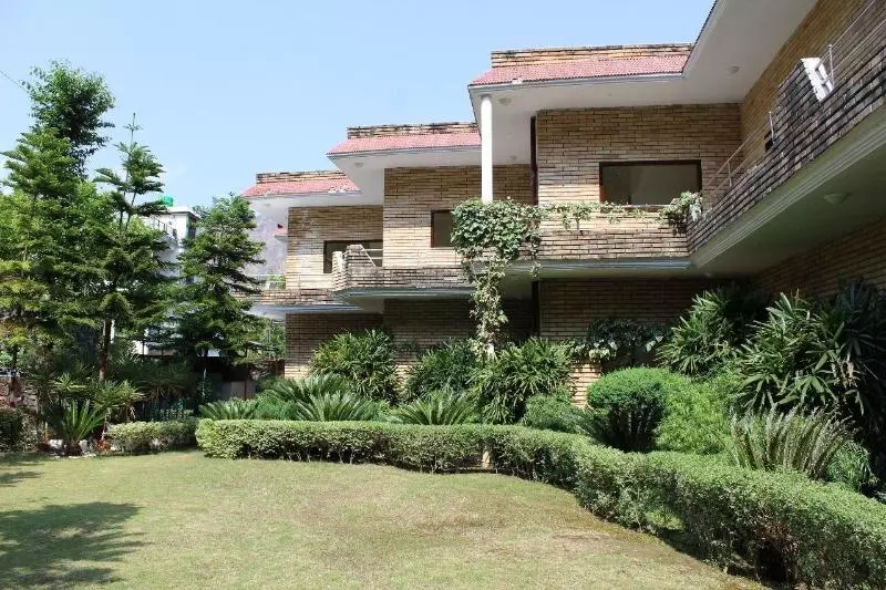 Hotel Savara Kumkum Inn