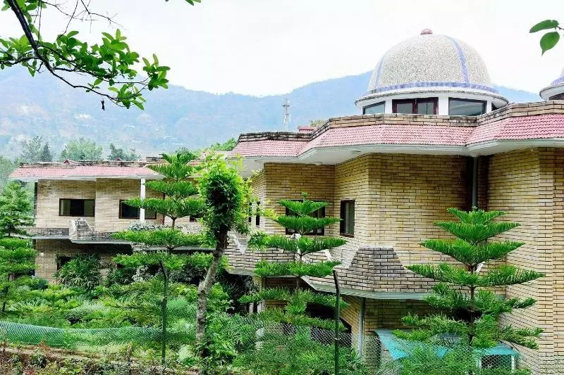 Hotel Savara Kumkum Inn