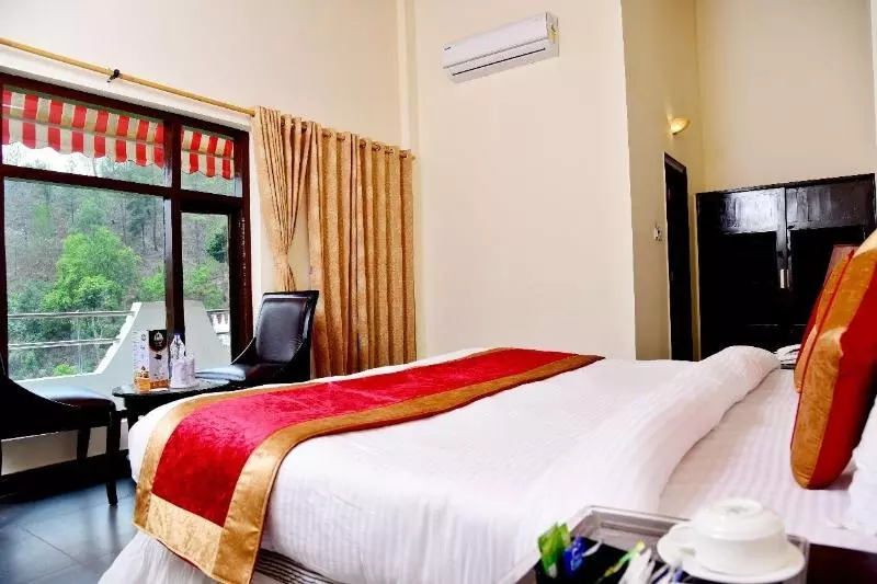 Hotel Savara Kumkum Inn