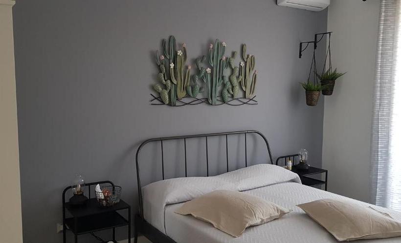 פנסיון Little Rose Guest House