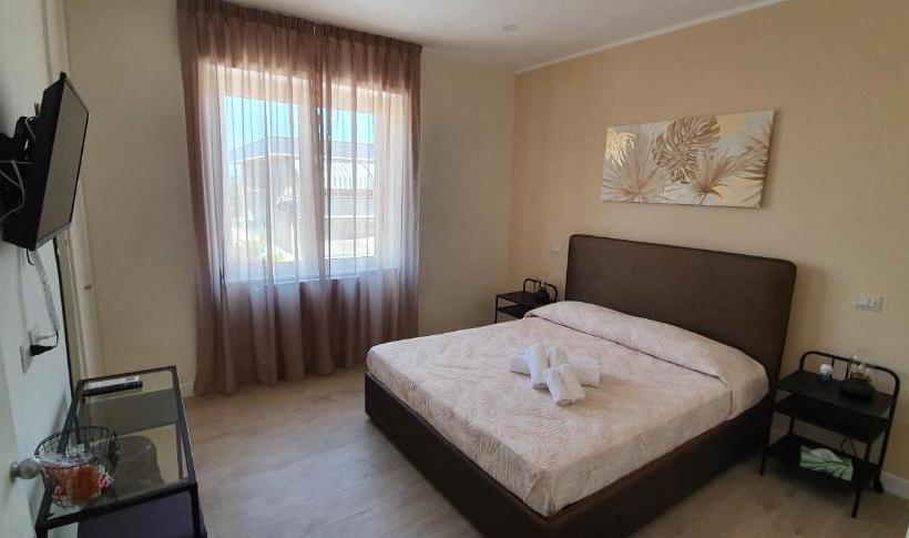 פנסיון Little Rose Guest House