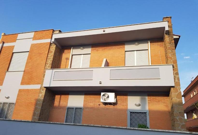 פנסיון Little Rose Guest House