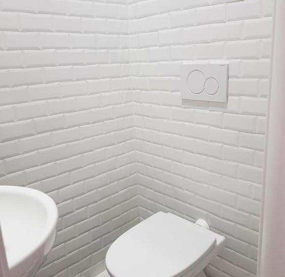 פנסיון Little Rose Guest House