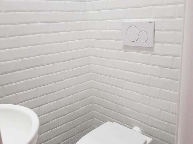 פנסיון Little Rose Guest House