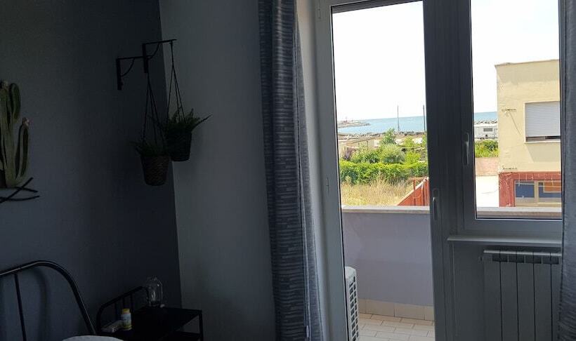 פנסיון Little Rose Guest House