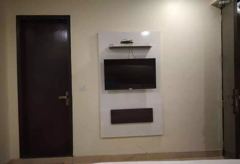 Adb Rooms Hotel Olive International