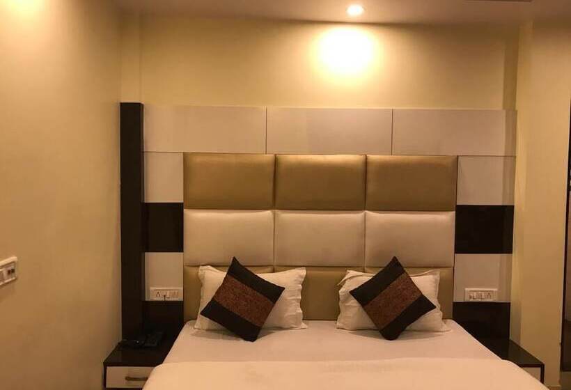 Adb Rooms Hotel Olive International