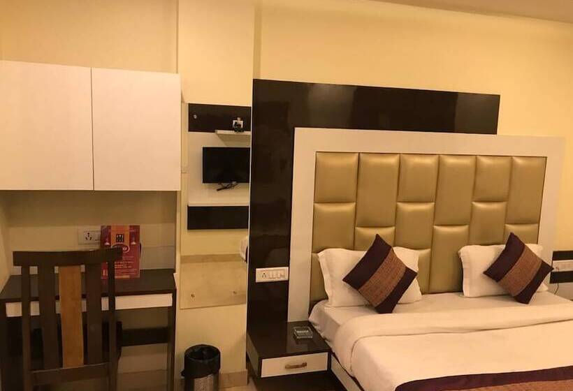 Adb Rooms Hotel Olive International