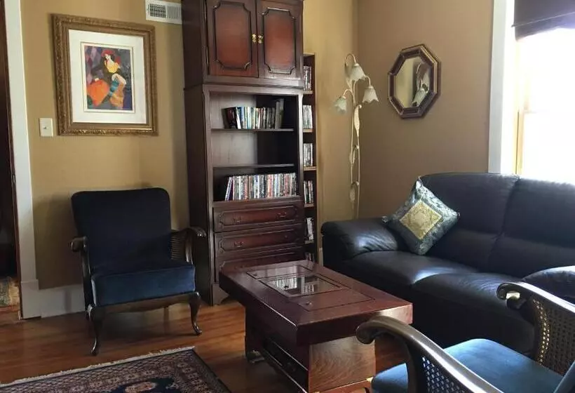 Attwood House Bed And Breakfast Near Manhattan, Ks