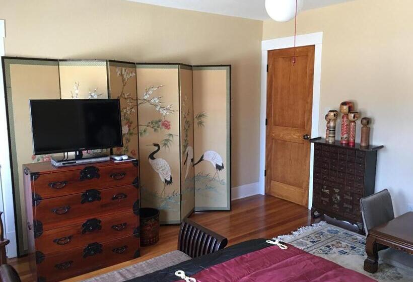 Attwood House Bed And Breakfast Near Manhattan, Ks