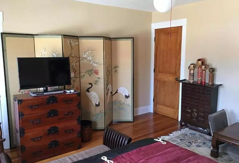 Attwood House Bed And Breakfast Near Manhattan, Ks