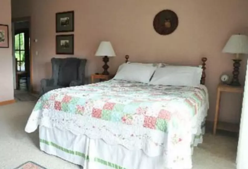 ベッドアンドブレックファースト Lucky Mud Inn And Disc Golf Resort