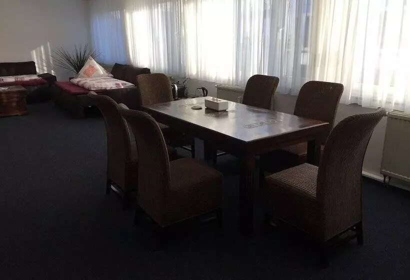 Carli S Bed No Breakfast