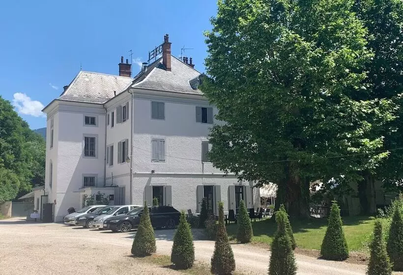 Hotelli Hôtel Restaurant Le Repère