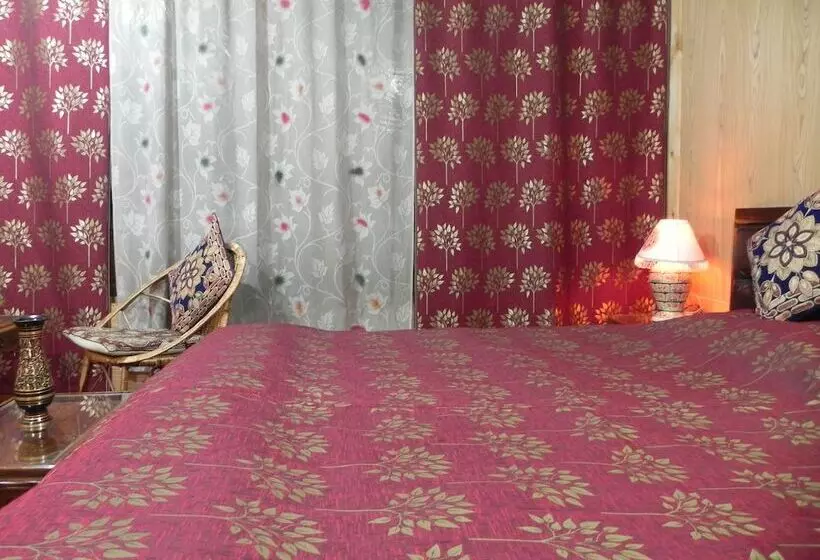 ホテル Shabrose Heritage Houseboats