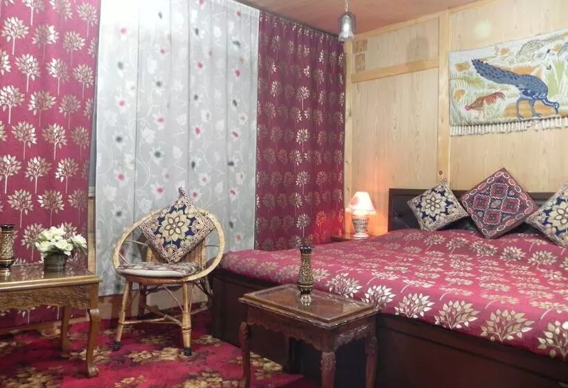 ホテル Shabrose Heritage Houseboats