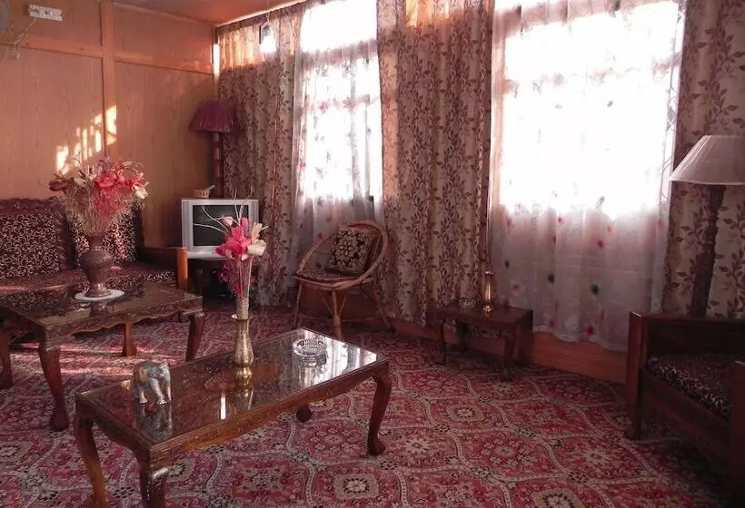 ホテル Shabrose Heritage Houseboats