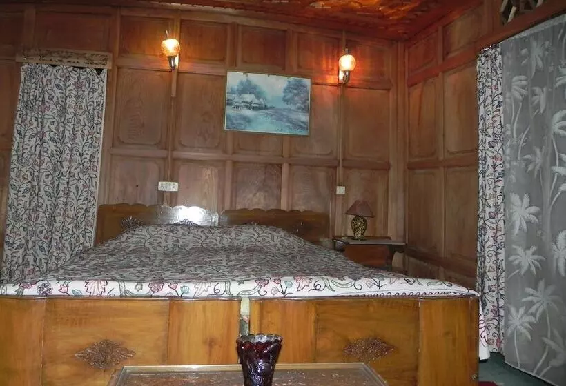 ホテル Shabrose Heritage Houseboats