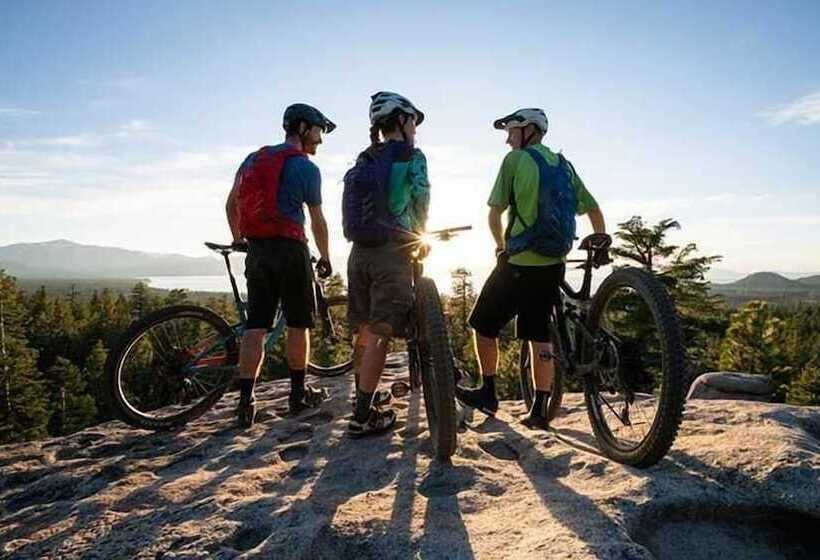 Mv49 Lake Tahoe A Block From The Caverock Beach