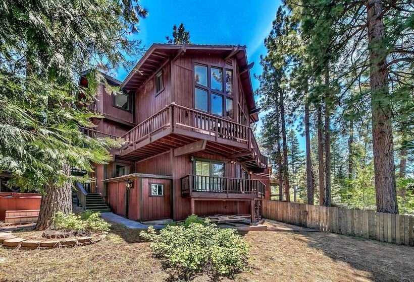 Mv49 Lake Tahoe A Block From The Caverock Beach