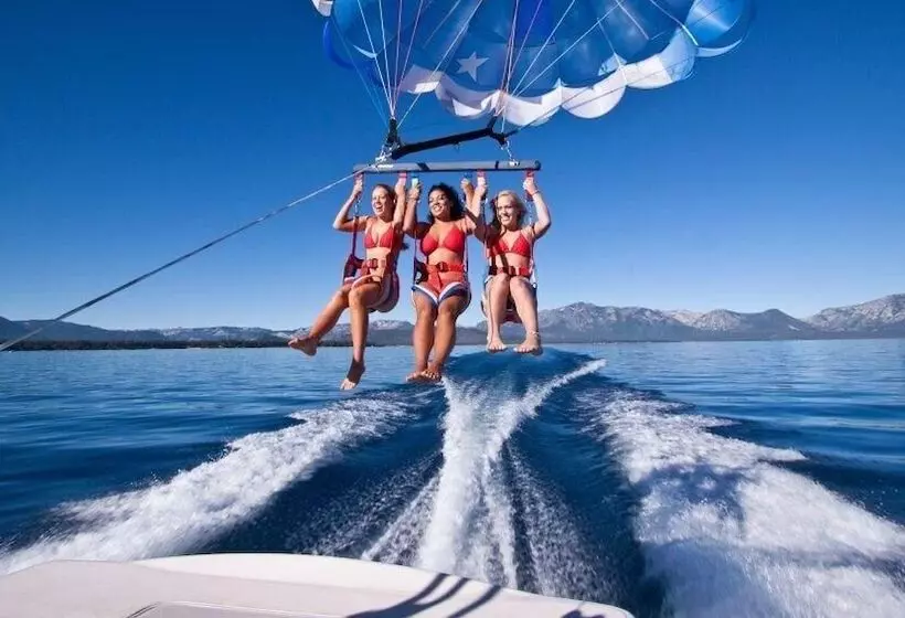 Mv49 Lake Tahoe A Block From The Caverock Beach