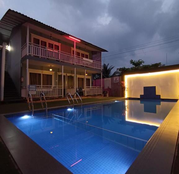 Resort Sea Shell Beach Cottages & Suites