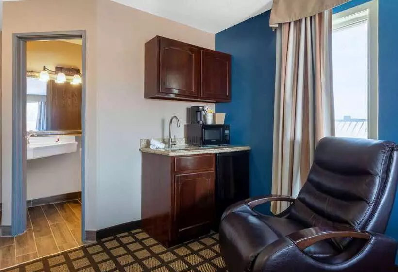 هتل Baymont By Wyndham Rochester Mayo Clinic Area