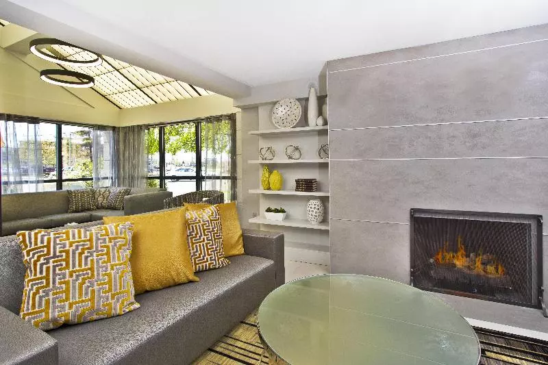 فندق Holiday Inn Express Boston Waltham, An Ihg