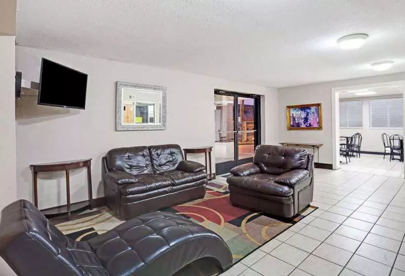 ホテル Super 8 By Wyndham Nashville/ Dntn/ Opryland Area