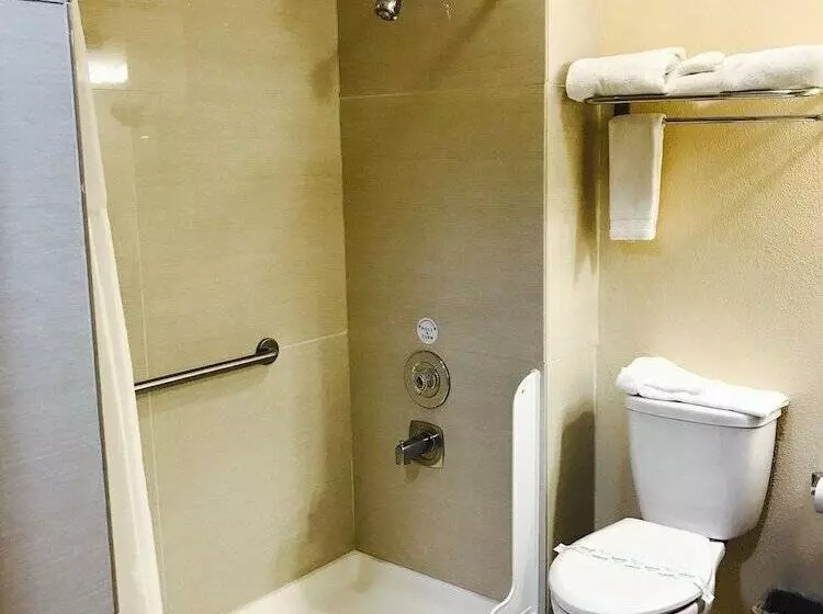 فندق Sutton Suites