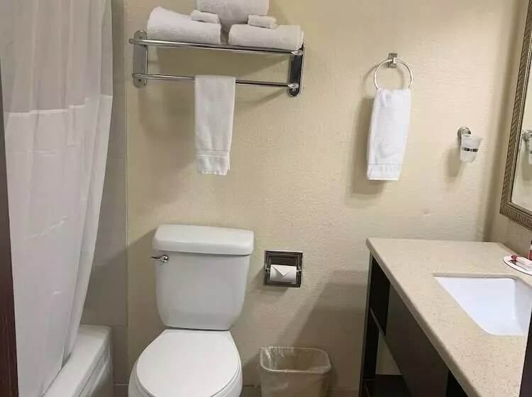 فندق Sutton Suites