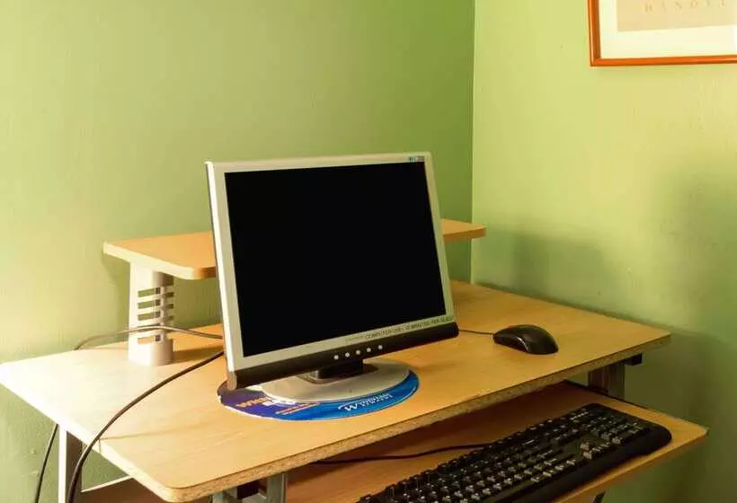 هتل Super 8 By Wyndham White River Junction