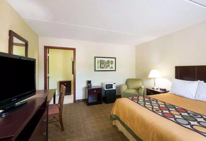 هتل Super 8 By Wyndham White River Junction