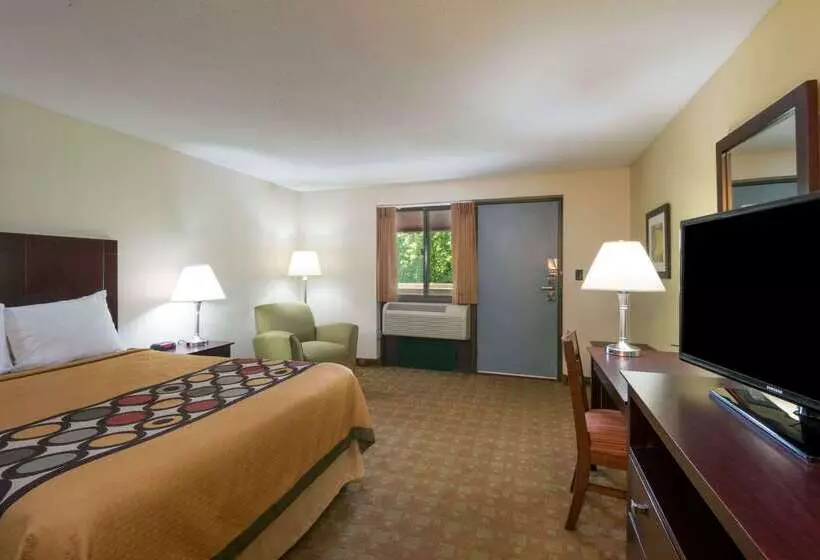 هتل Super 8 By Wyndham White River Junction