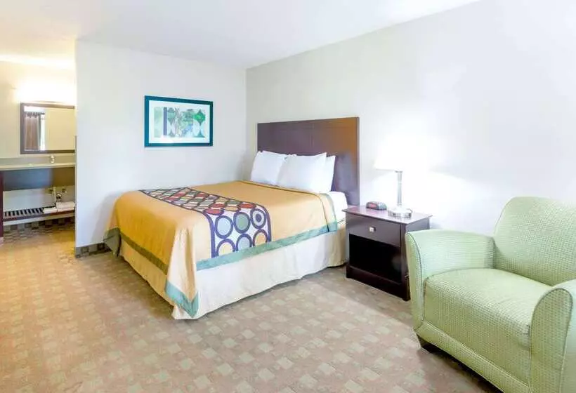 هتل Super 8 By Wyndham White River Junction