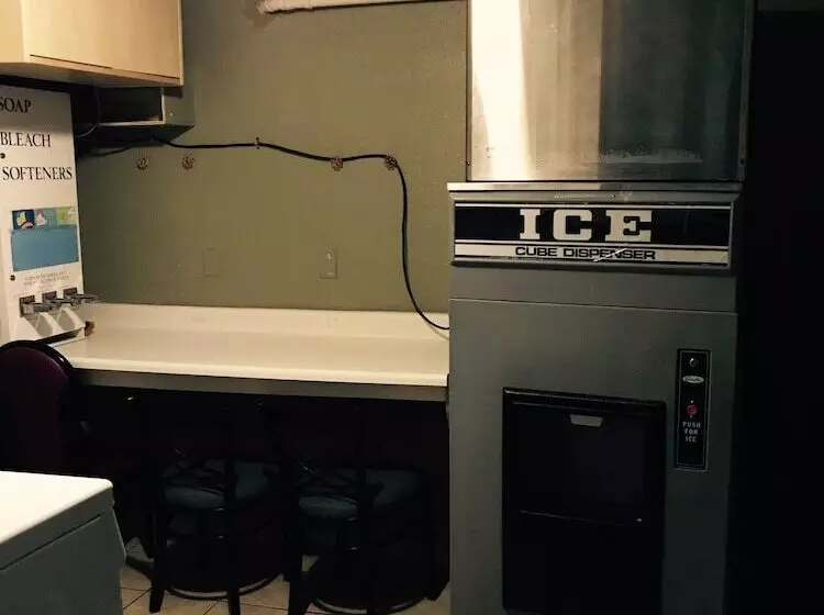 فندق Sutton Suites